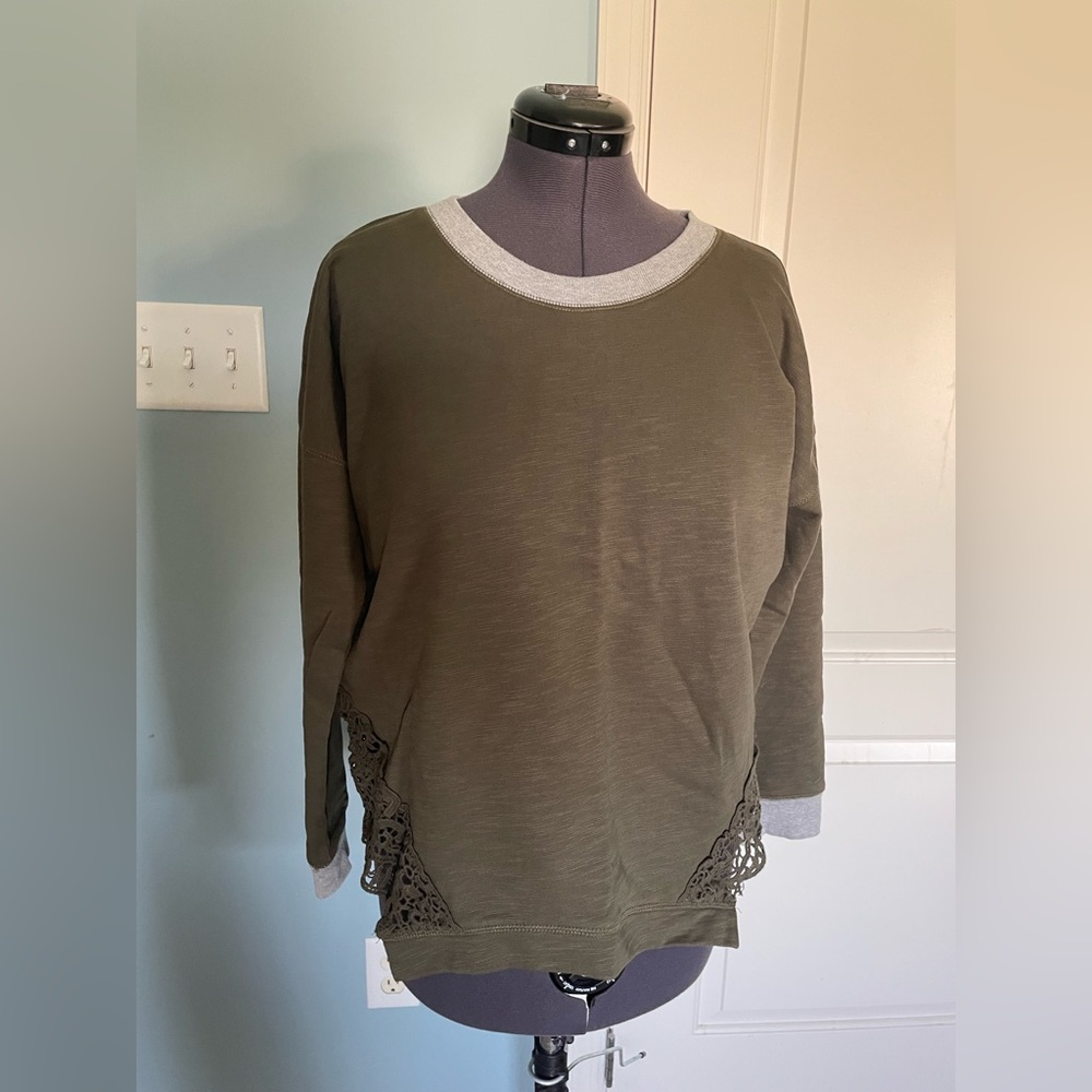 Hem & Thread Boxy Crochet Sided Top